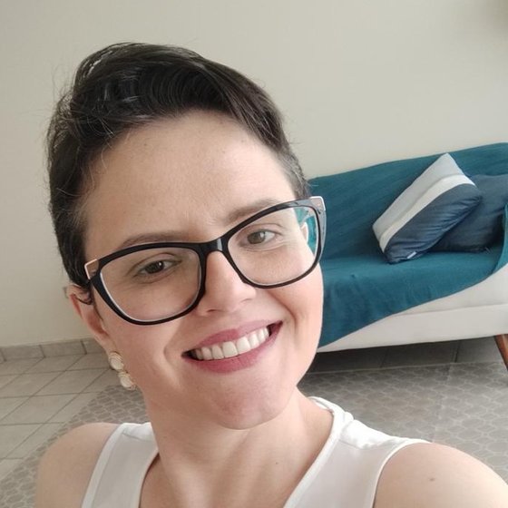 Joanna Mello, autora do livro